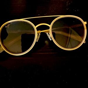 Stylish Maui Jim Sunny Days Gold Sunglasses